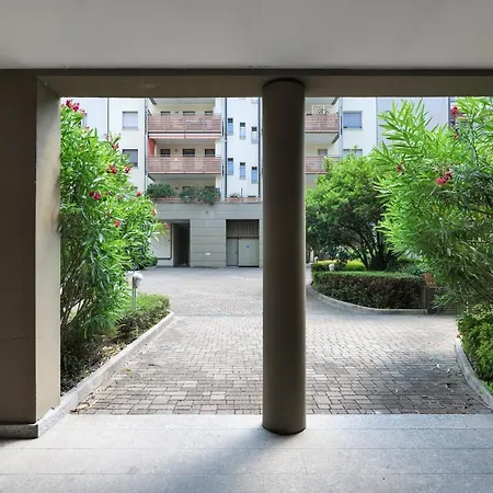 Contempora - Monolocale Con Terrazza Via F. De Sanctis, 41 * Milán